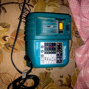Makita battery charger
